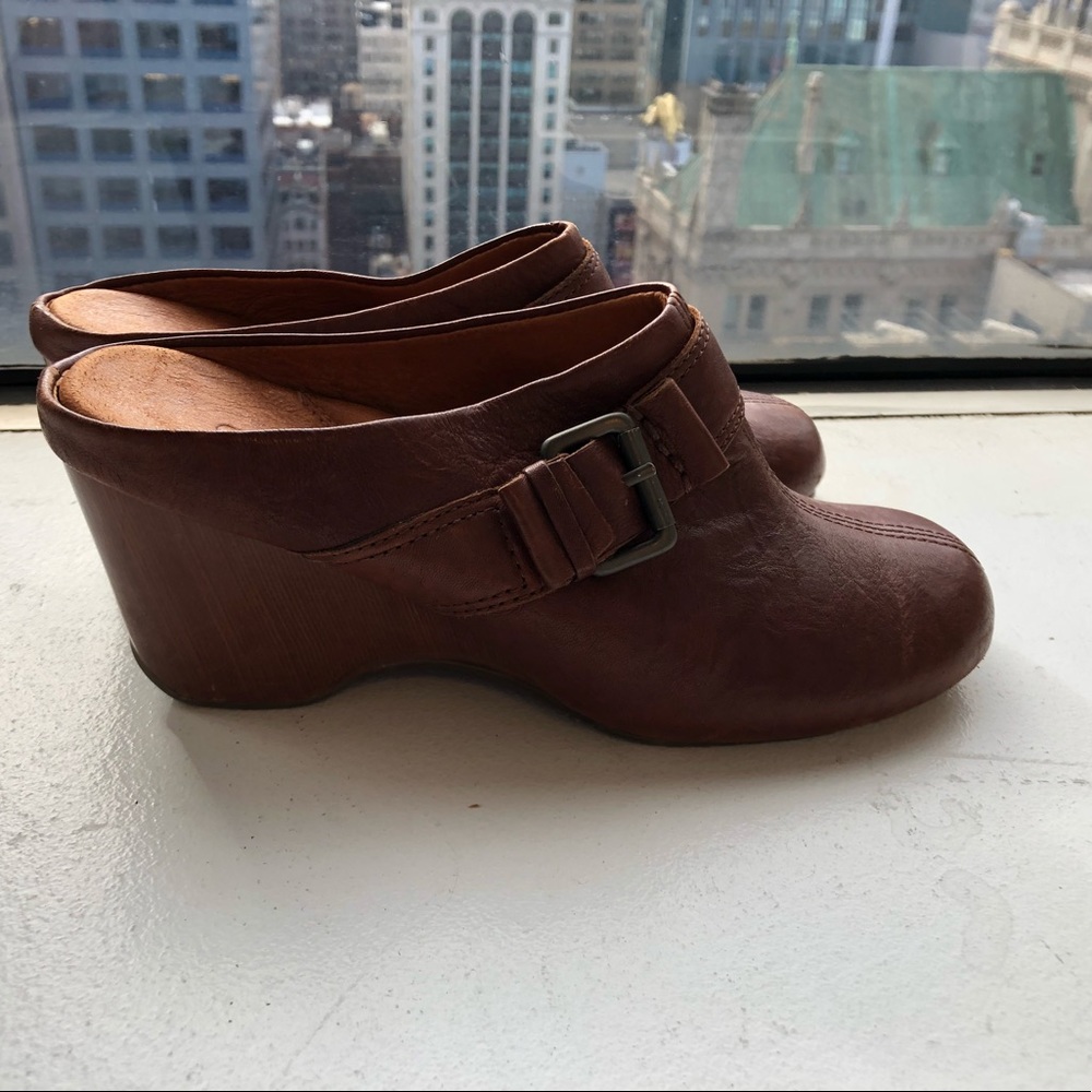 Gentle Souls Clogs Soft Brown Size 7.5
